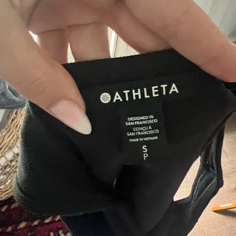 💋Athleta Black Button-Down Ribbed Tank Top - Picture 4 of 4